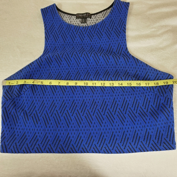 Forever 21 Plus Geometric Print Crop Tank Top - Picture 9 of 10